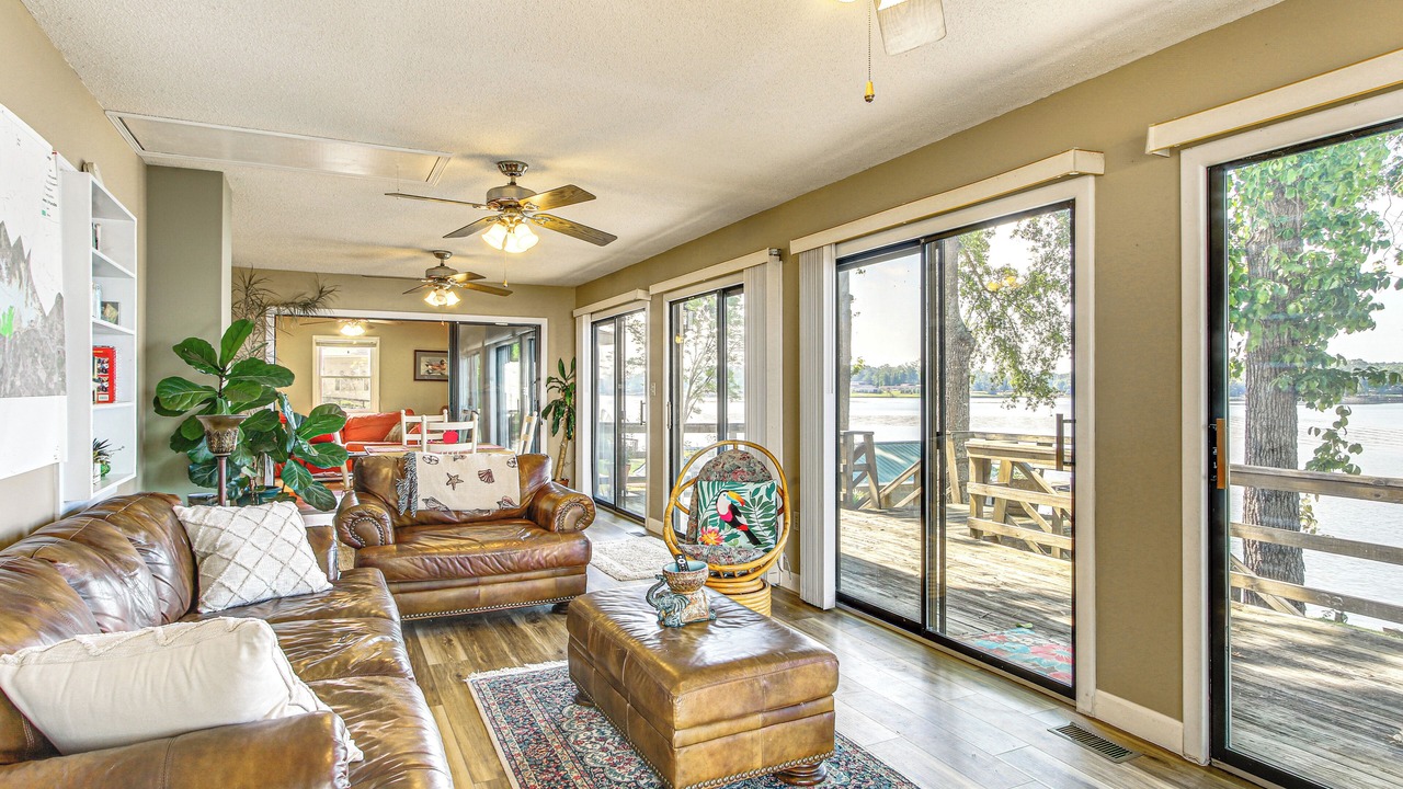 Photo of Livingroom in Cross Hill