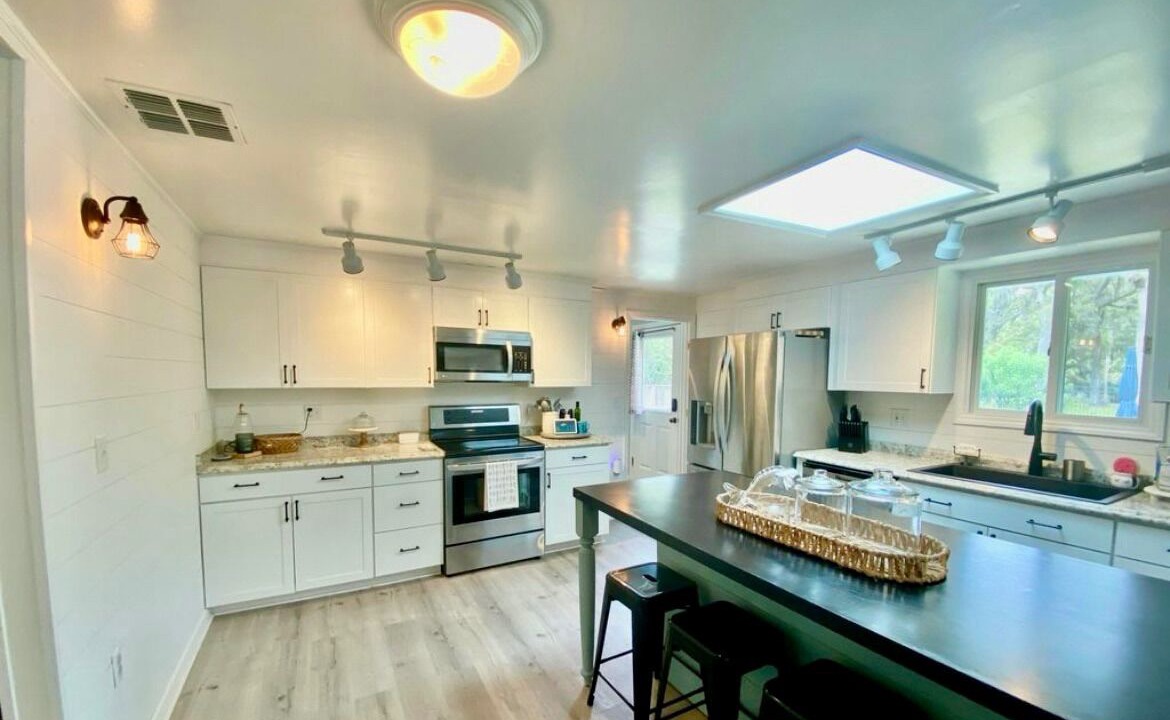 Photo of Kitchen in Saint Helena Island