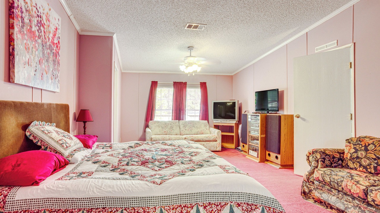 Photo of Bedroom in Saint Helena Island
