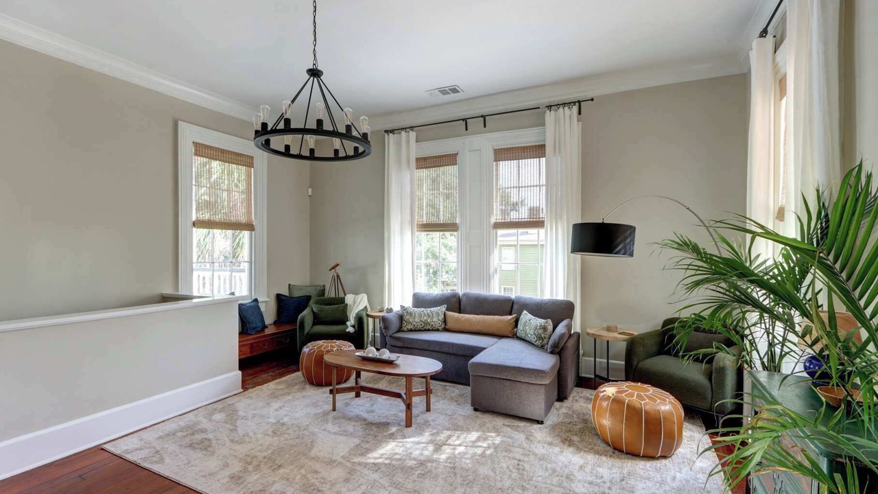 Photo of Livingroom in Savannah Victorian District