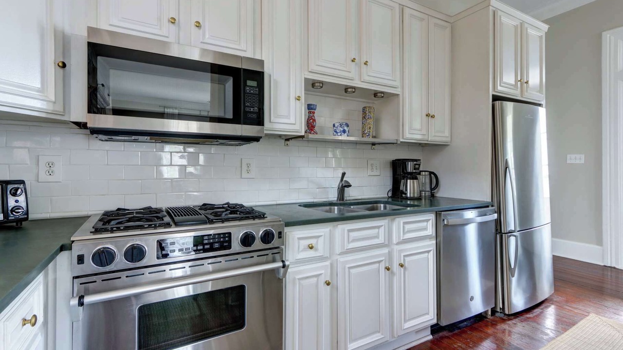 Photo of Kitchen in Savannah Victorian District