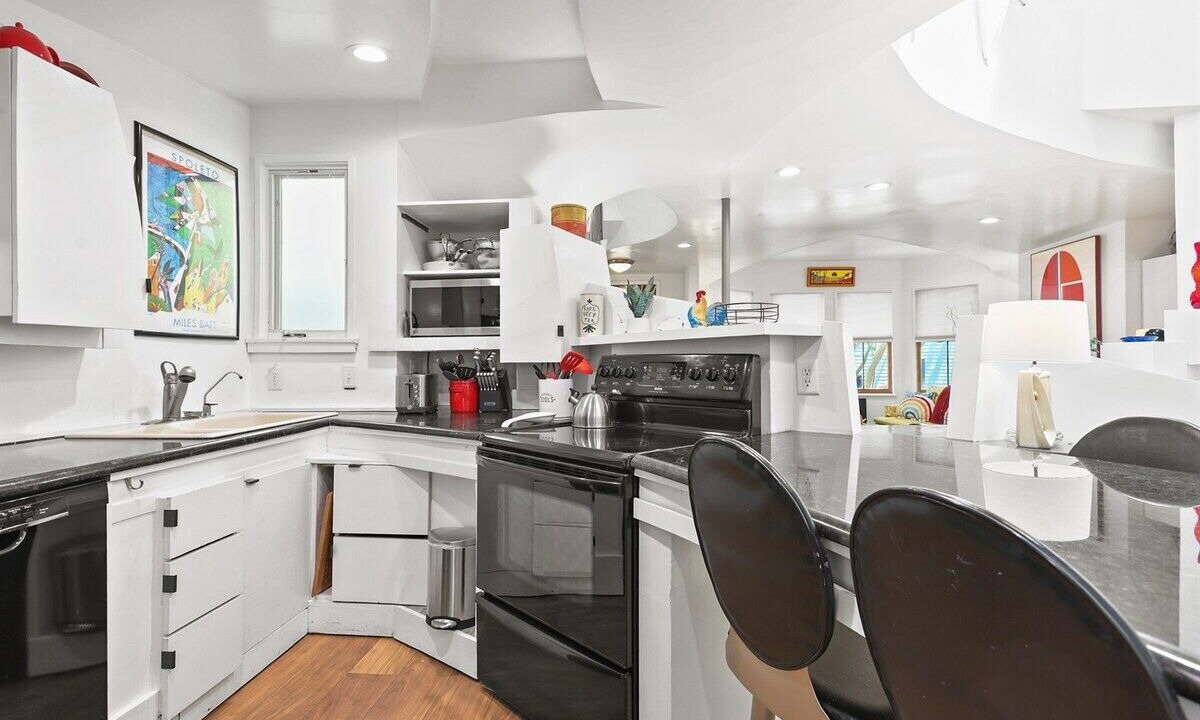 Photo of Kitchen in Savannah Victorian District