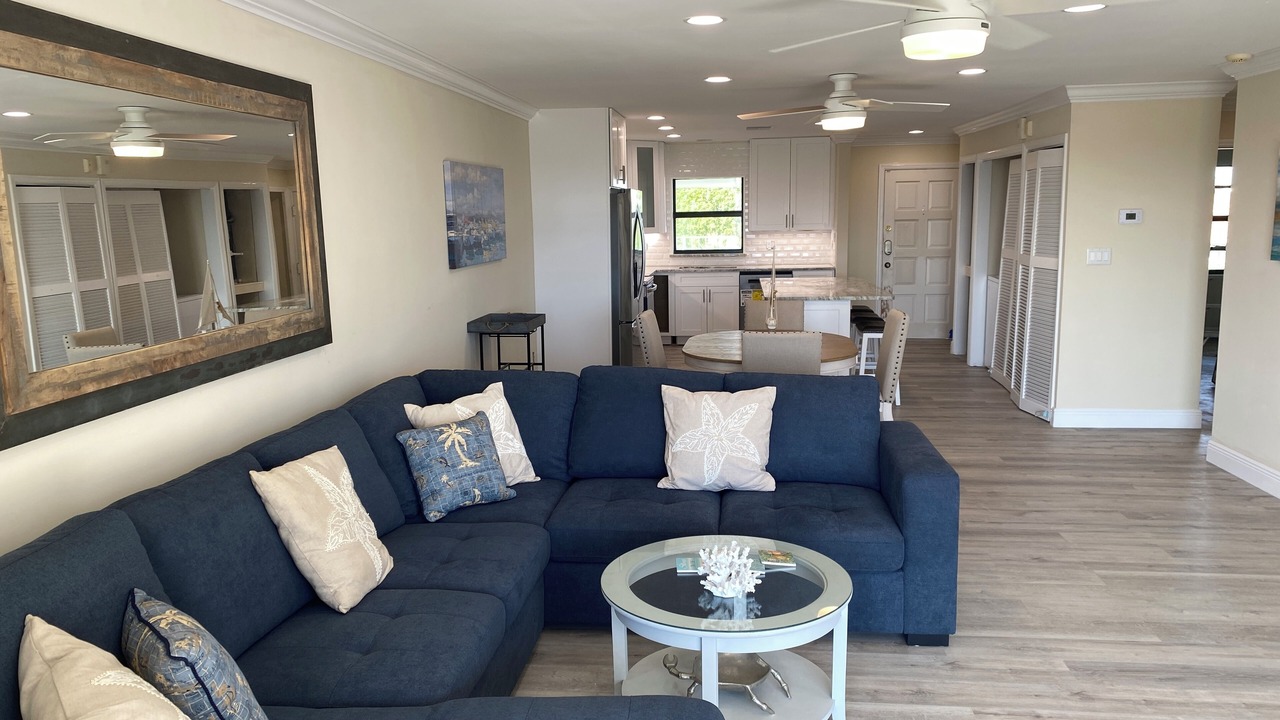 Photo of Livingroom in Indian River Shores
