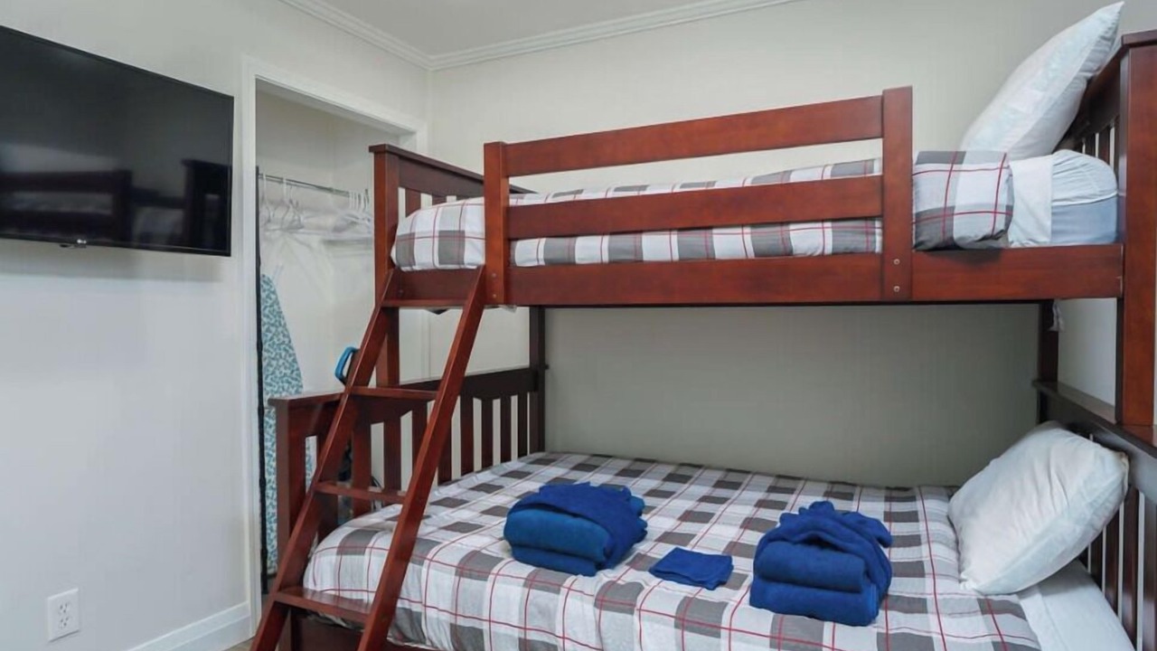 Photo of Bedroom in Folly Field