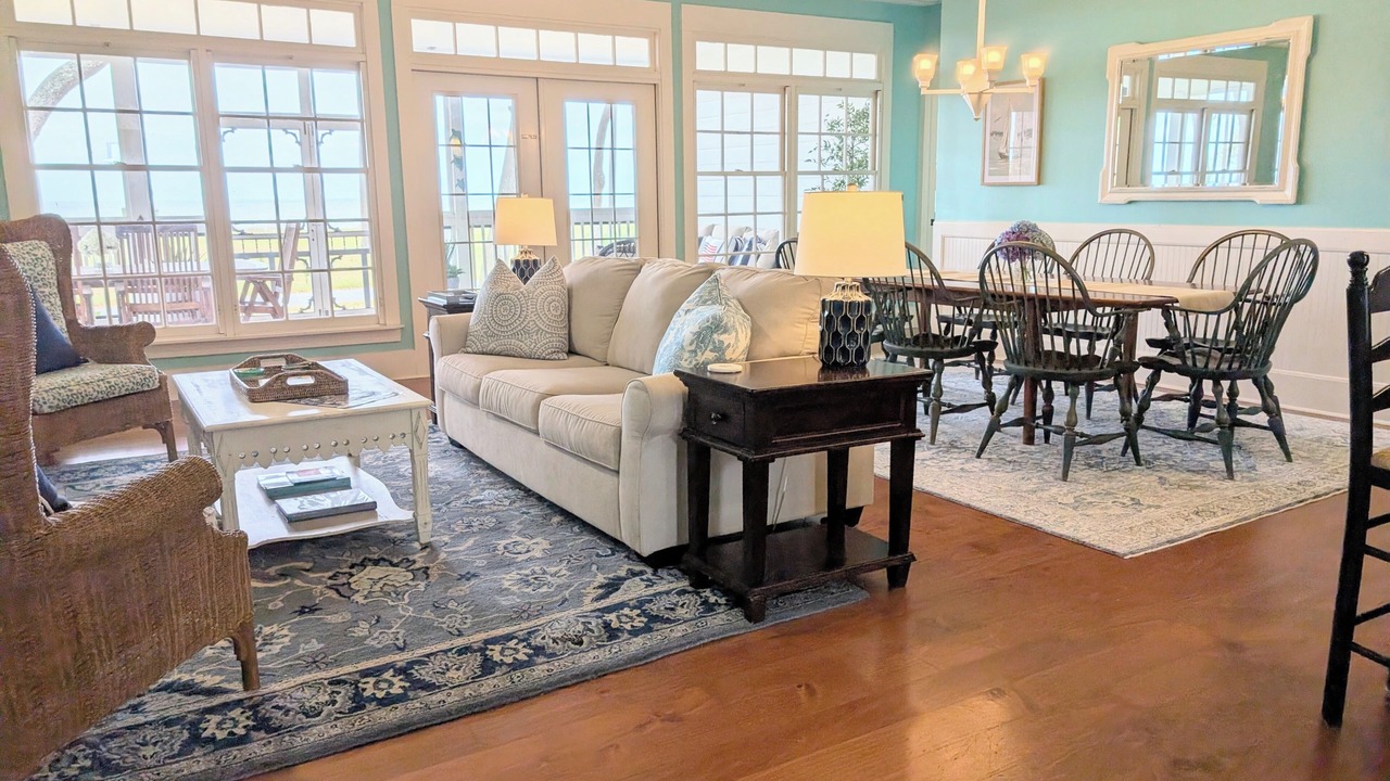 Photo of Livingroom in Melrose on the Beach