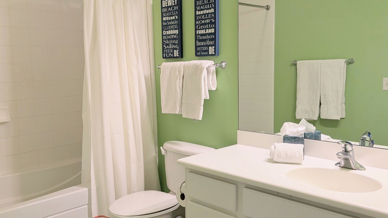 Photo of Bathroom in Melrose on the Beach