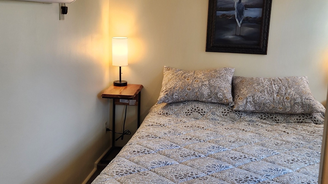 Photo of Bedroom in Calhoun County