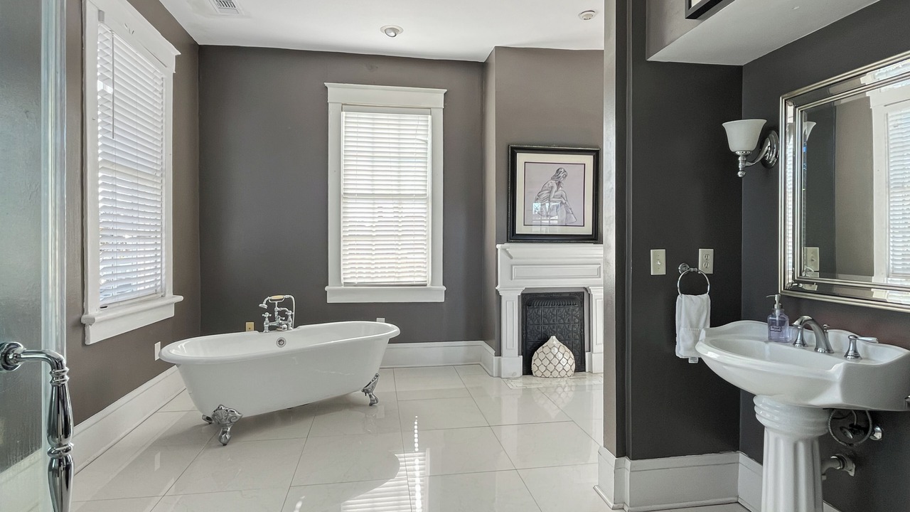 Photo of Bathroom in Savannah Victorian District