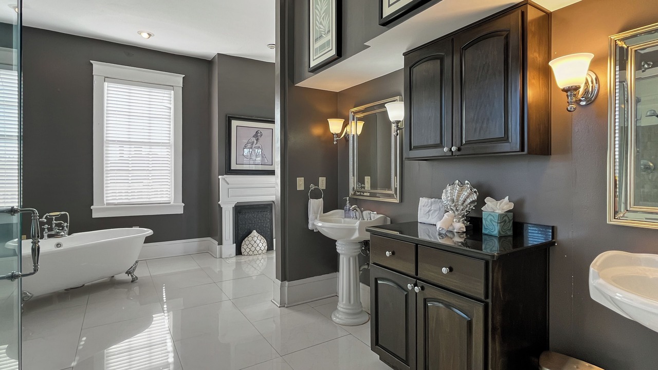 Photo of Bathroom in Savannah Victorian District