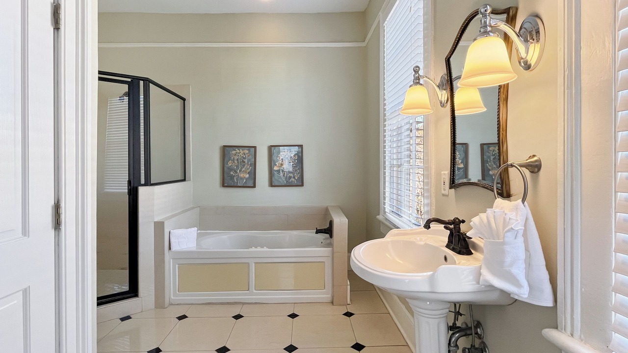 Photo of Bathroom in Savannah Victorian District