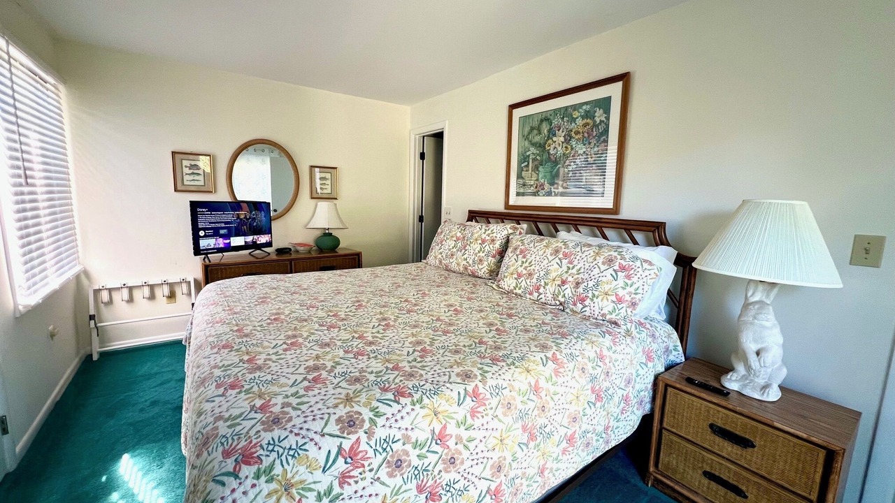 Photo of Bedroom in Sealoft Villas