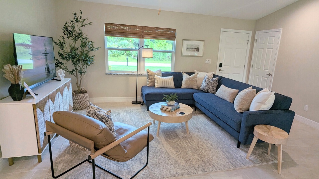 Photo of Livingroom in North Port