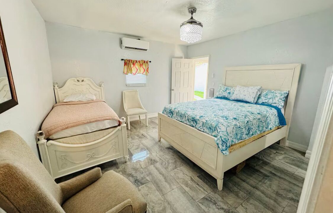 Photo of Bedroom in Oak Ridge
