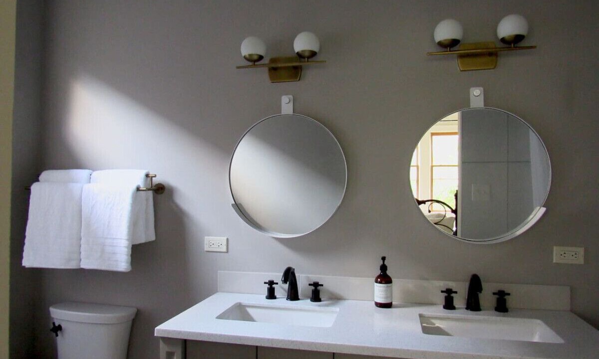 Photo of Bathroom in Thomas Square