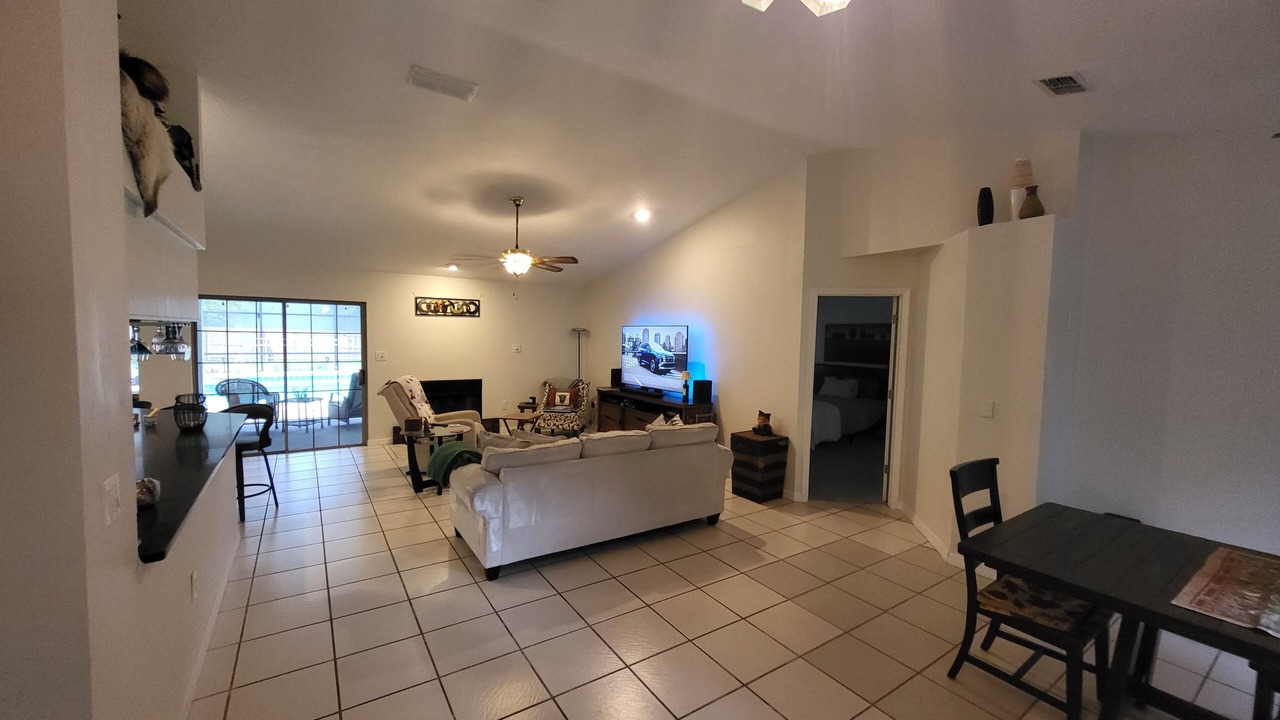 Photo of Livingroom in DeBary