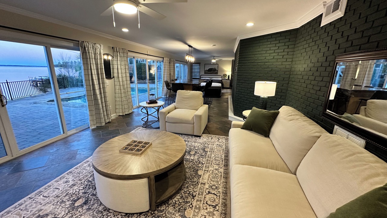 Photo of Livingroom in Lexington