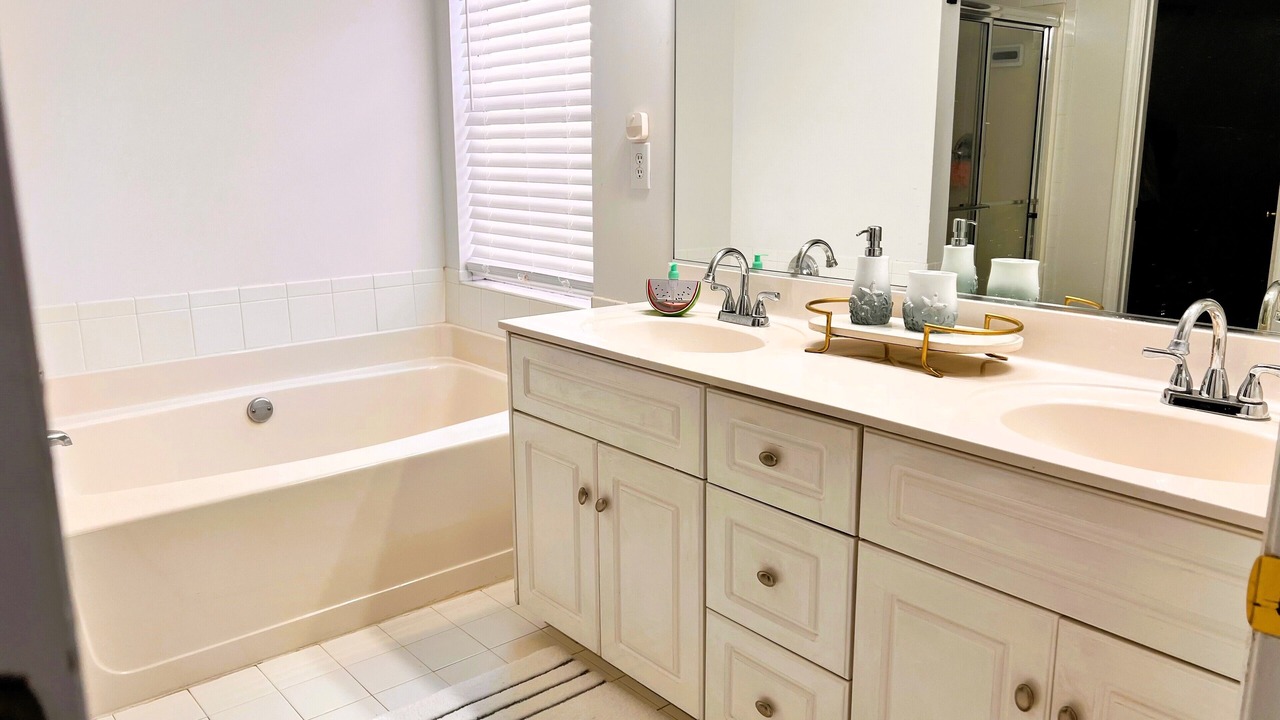 Photo of Bathroom in Martinez