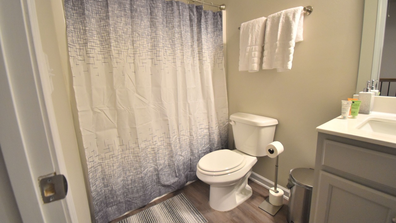 Photo of Bathroom in Winder