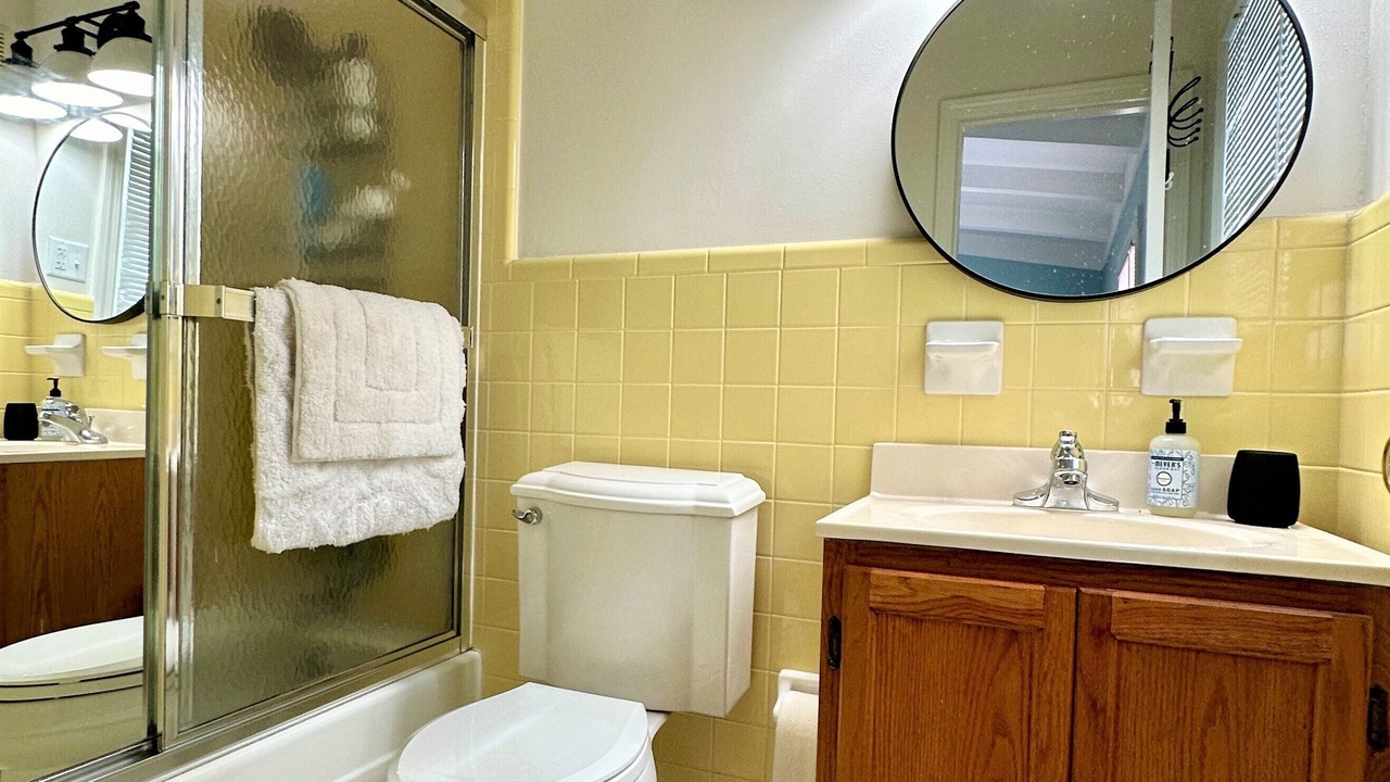 Photo of Bathroom in Inlet Harbour