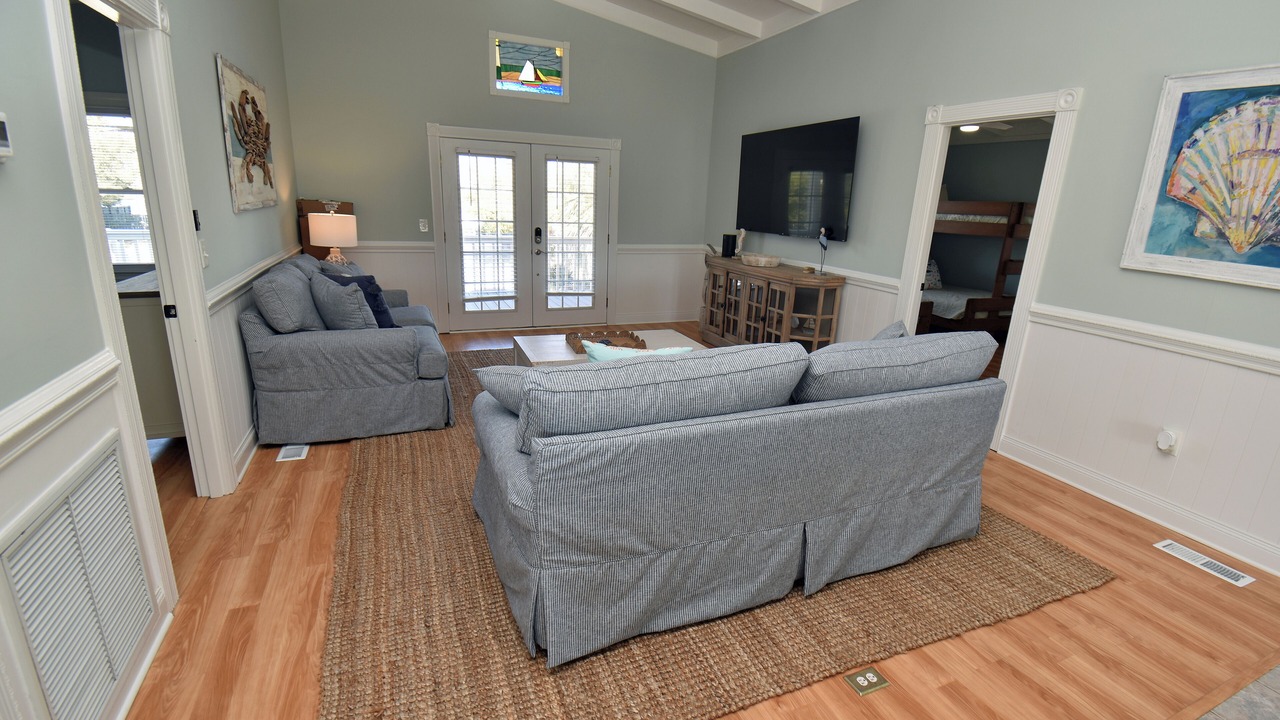 Photo of Livingroom in Inlet Harbour