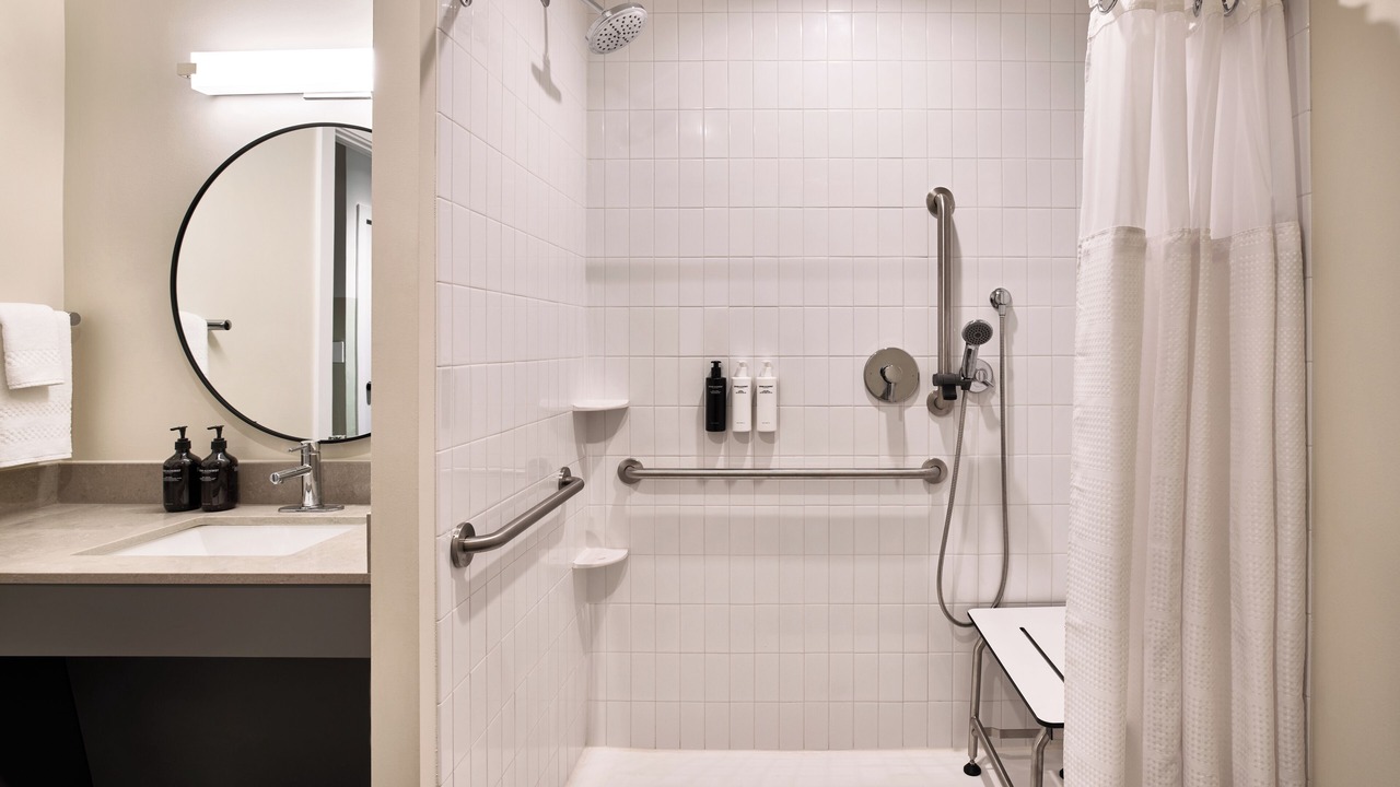 Photo of Bathroom in Yamacraw Village