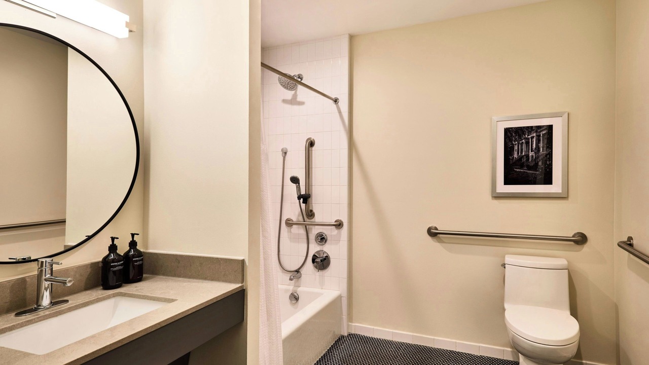 Photo of Bathroom in Yamacraw Village