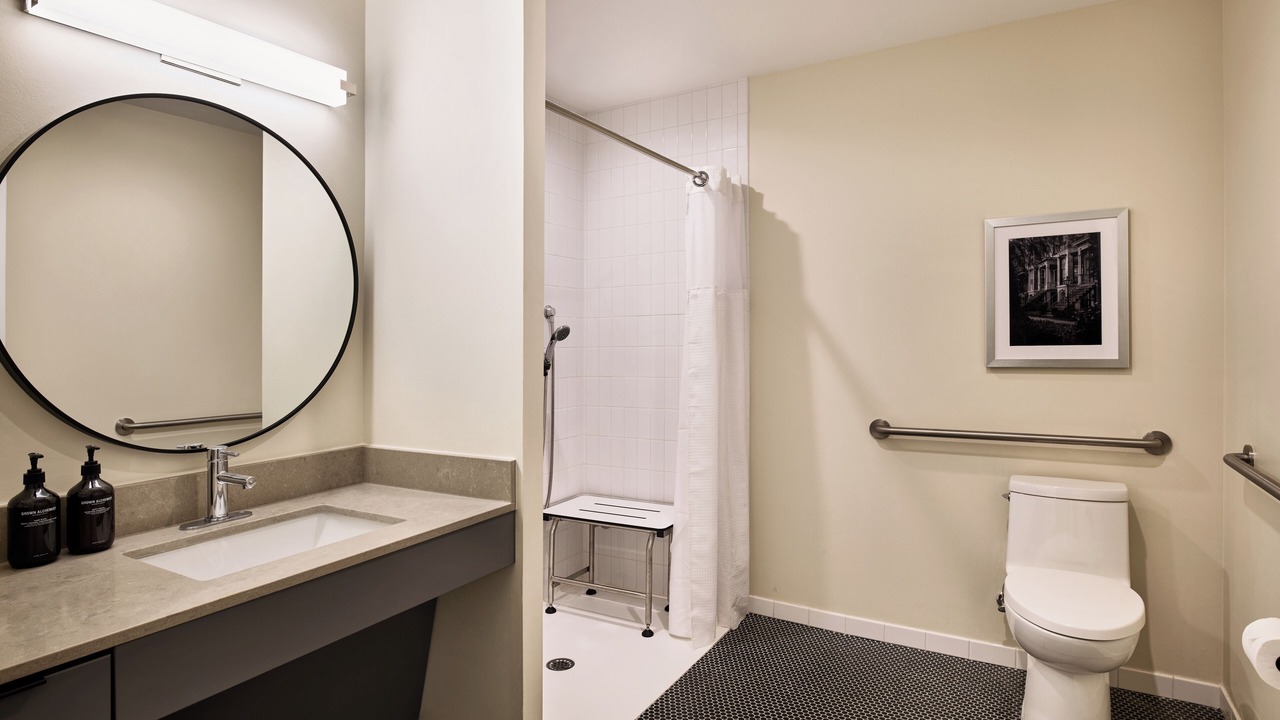 Photo of Bathroom in Yamacraw Village
