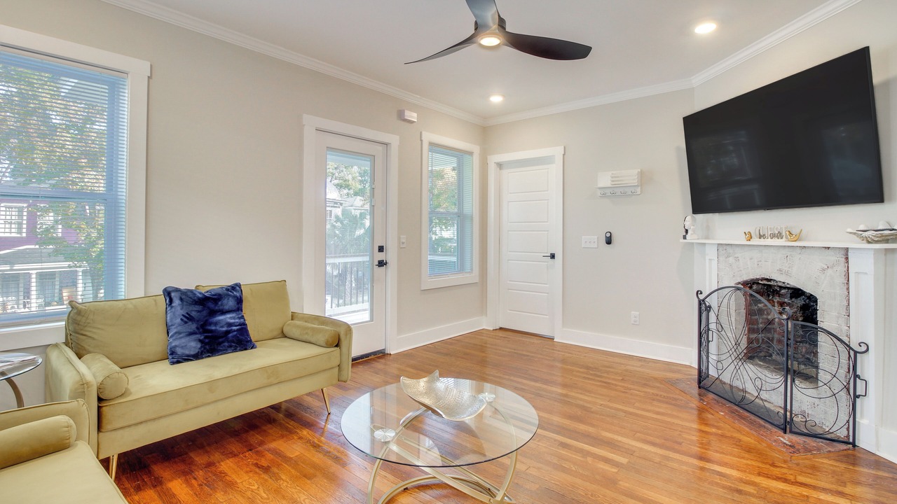Photo of Livingroom in Eastside