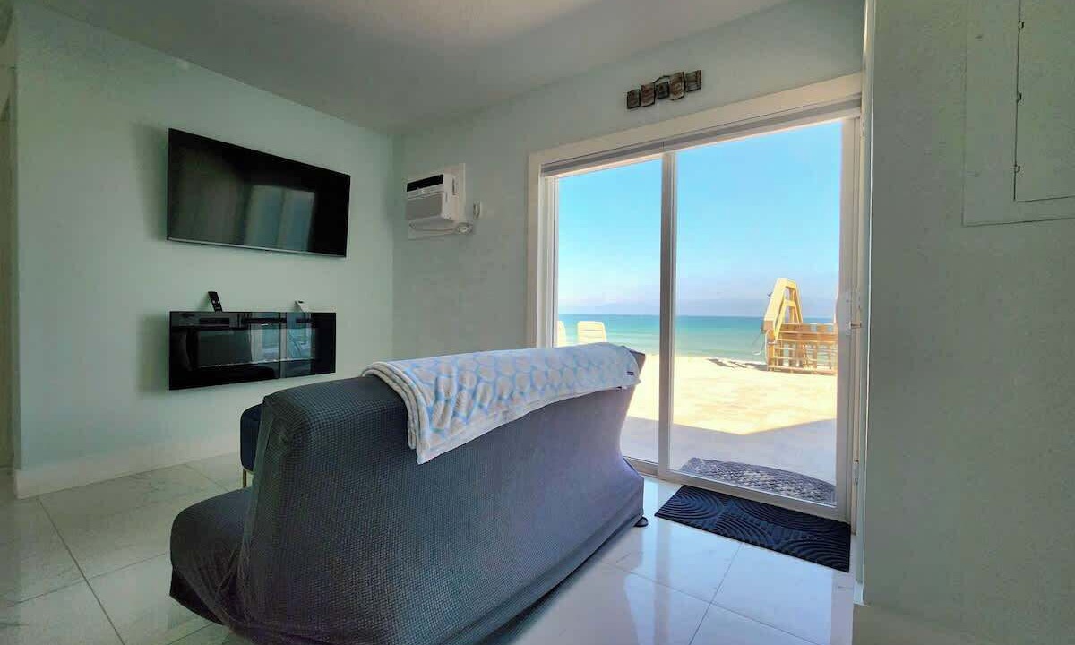 Photo of Livingroom in Melbourne Beach