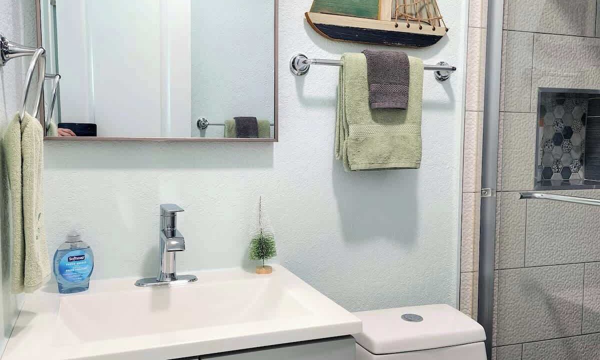Photo of Bathroom in Melbourne Beach