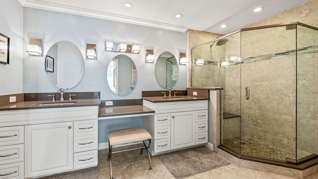 Photo of Bathroom in Kings Lake