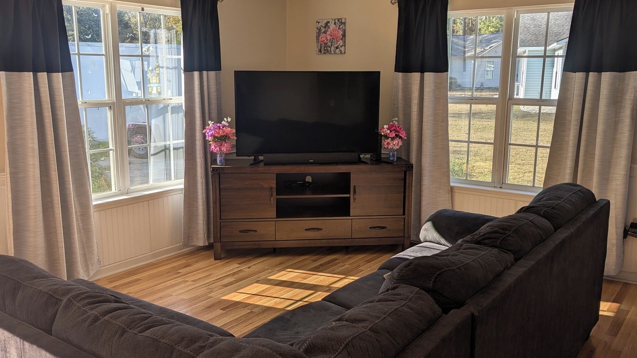 Photo of Livingroom in Laurel Bay