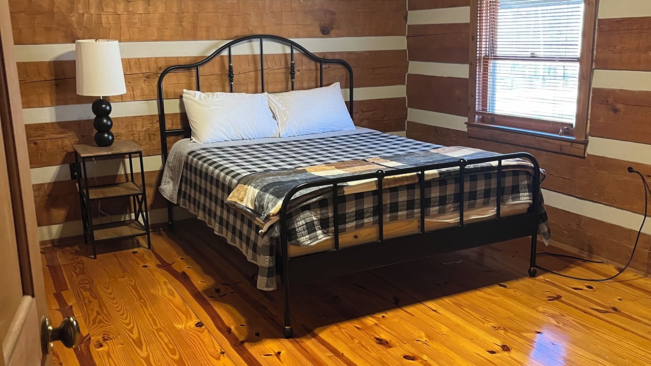 Photo of Bedroom in Gough