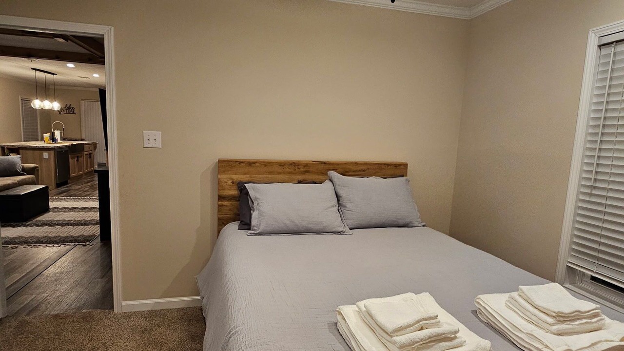 Photo of Bedroom in Seneca