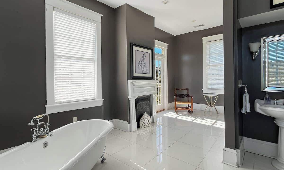 Photo of Bathroom in Savannah Victorian District