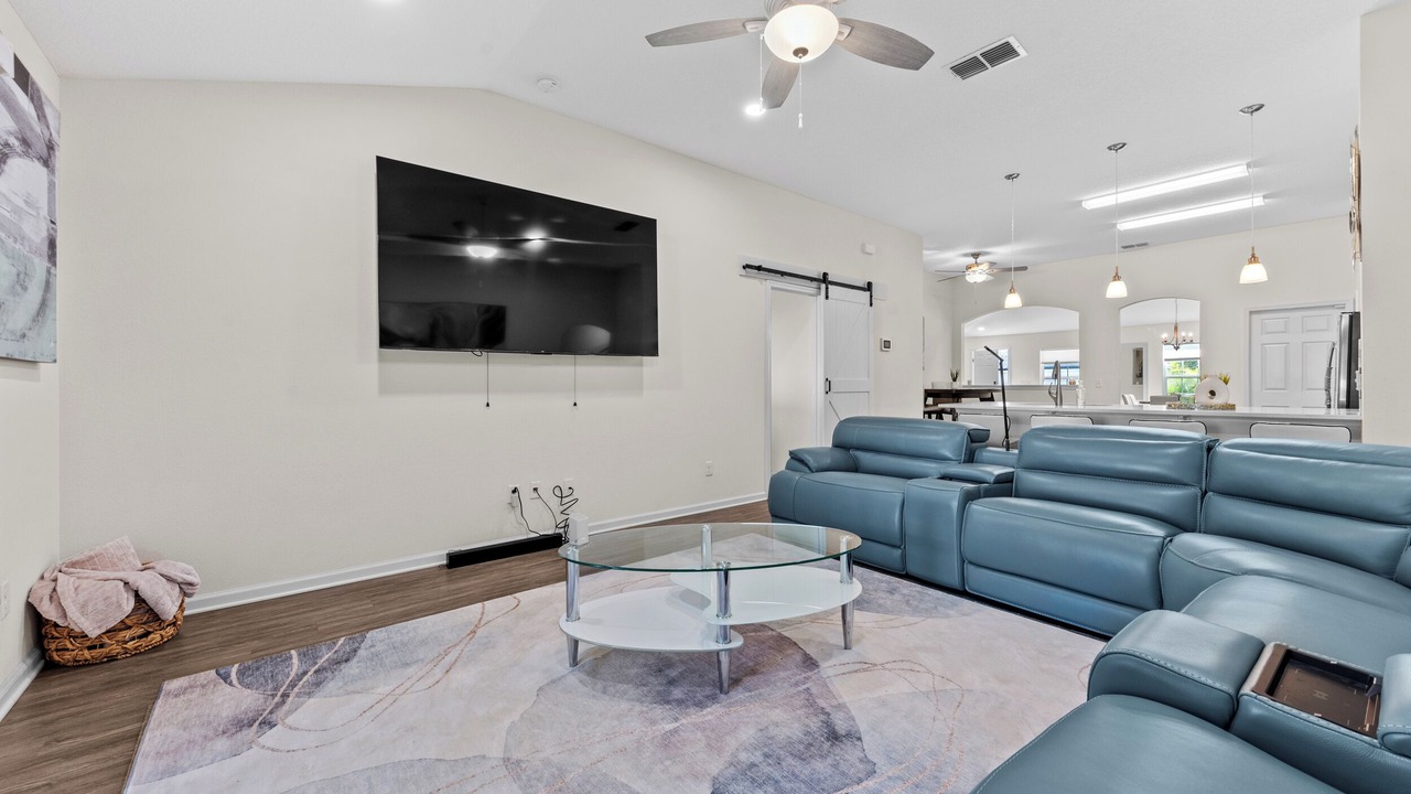 Photo of Livingroom in Westside