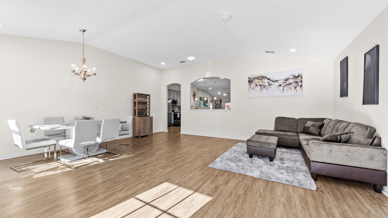 Photo of Livingroom in Westside