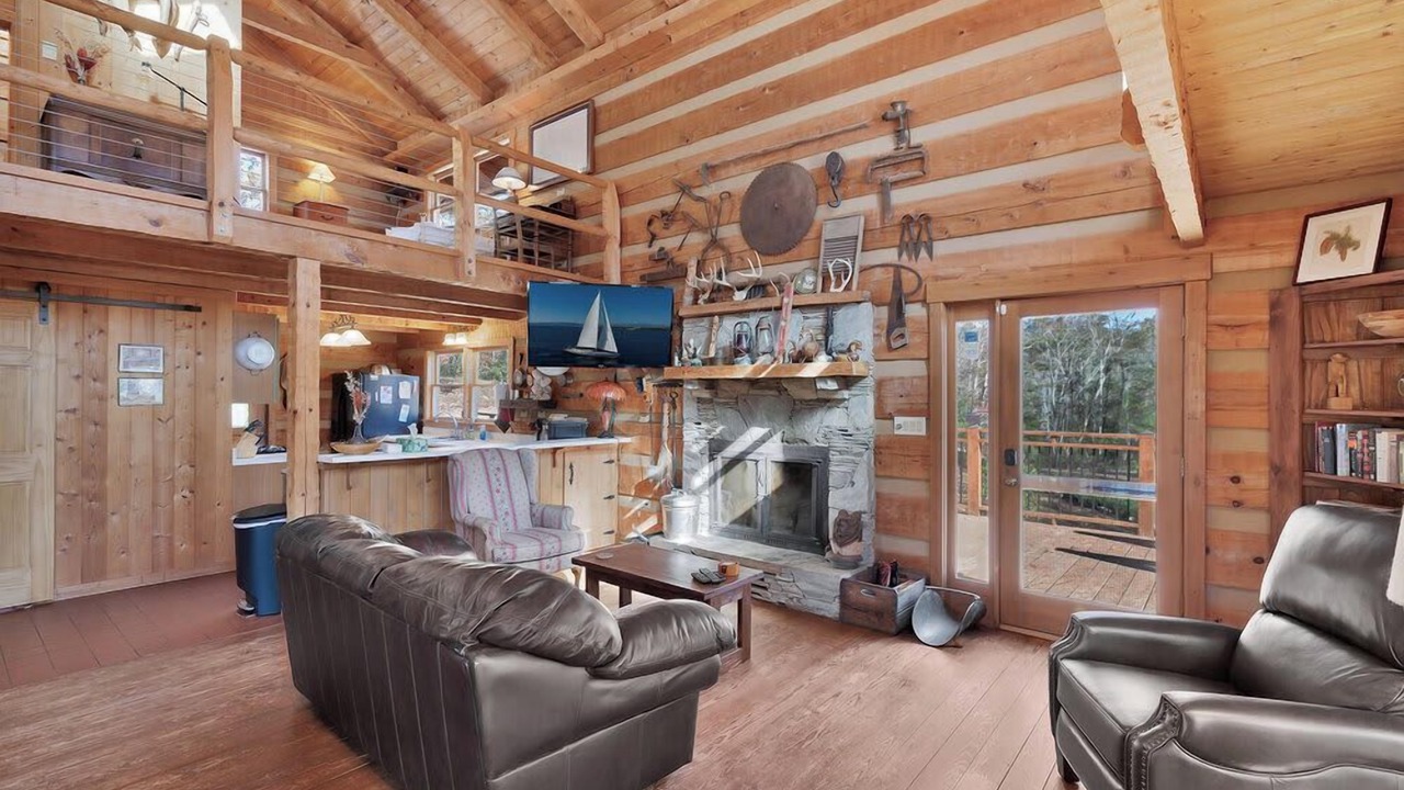 Photo of Livingroom in Salem