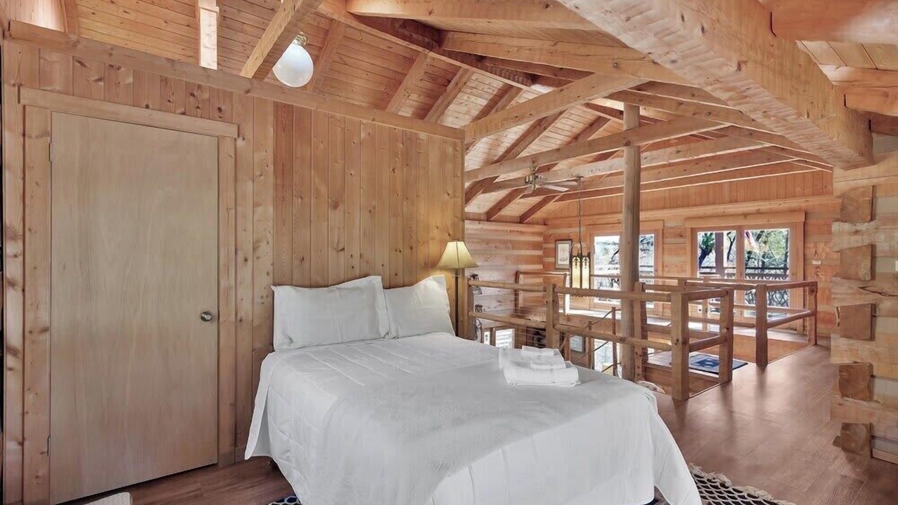 Photo of Bedroom in Salem