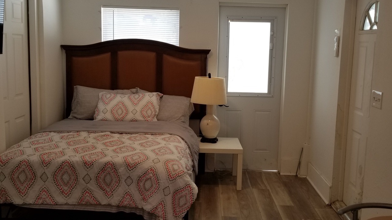Photo of Bedroom in Crescent Heights