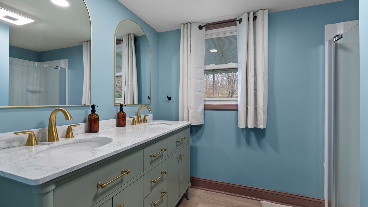 Photo of Bathroom in Sunset