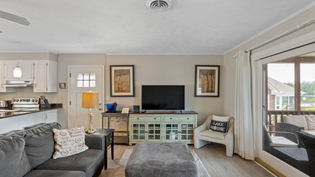 Photo of Livingroom in Leesville