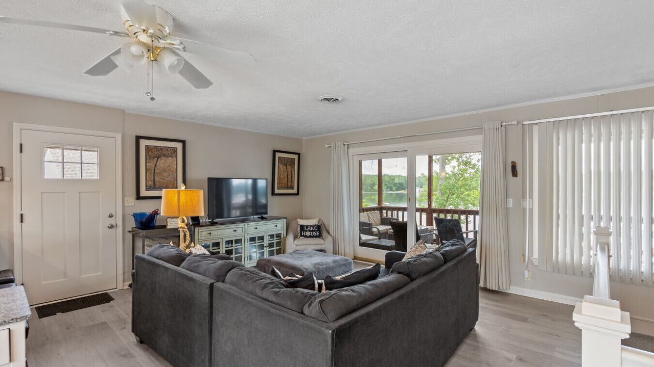 Photo of Livingroom in Leesville