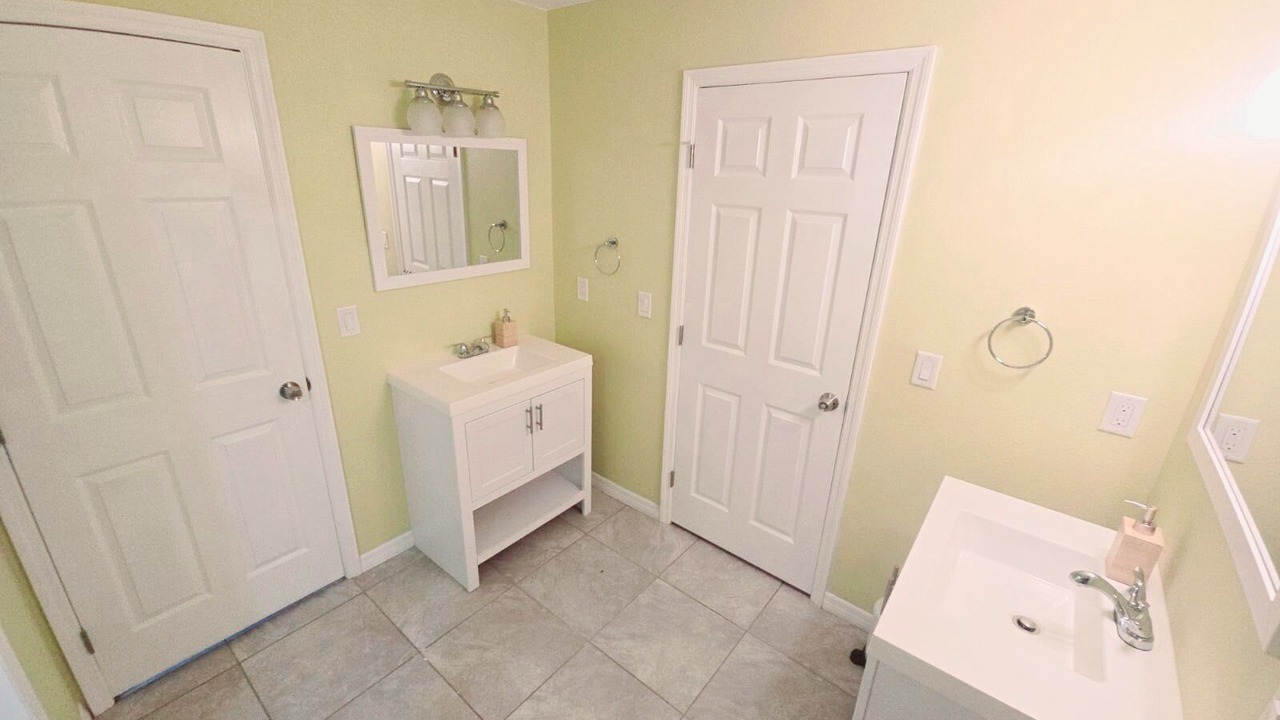 Photo of Bathroom in Sun 'N Lake