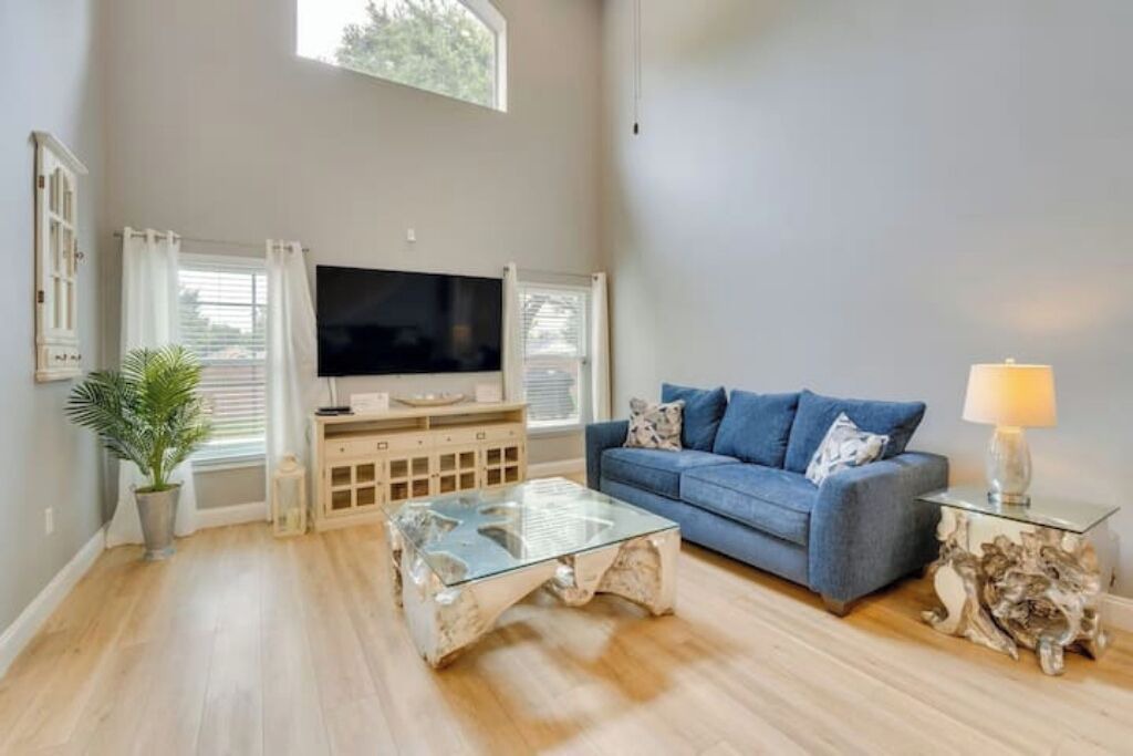 Photo of Livingroom in Westridge