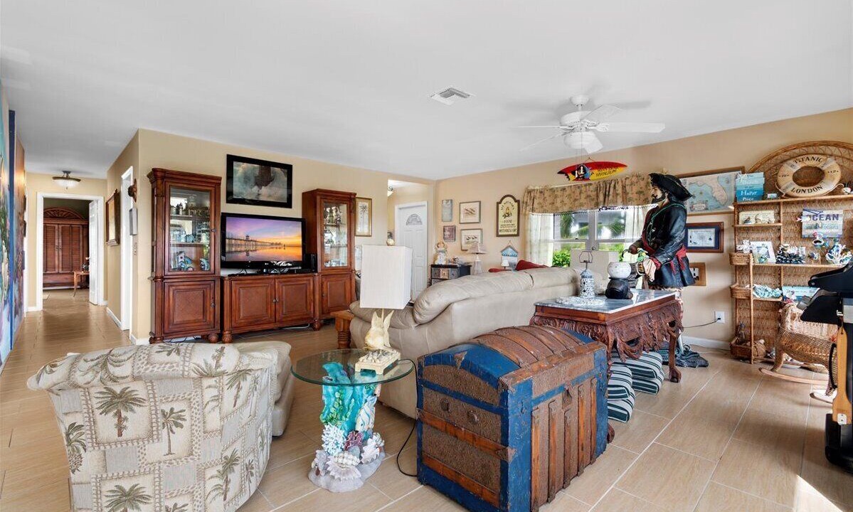 Photo of Livingroom in North Beach