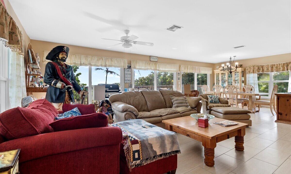 Photo of Livingroom in North Beach