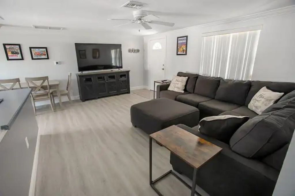 Photo of Livingroom in Sebring