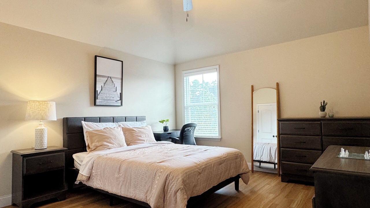 Photo of Bedroom in Martinez