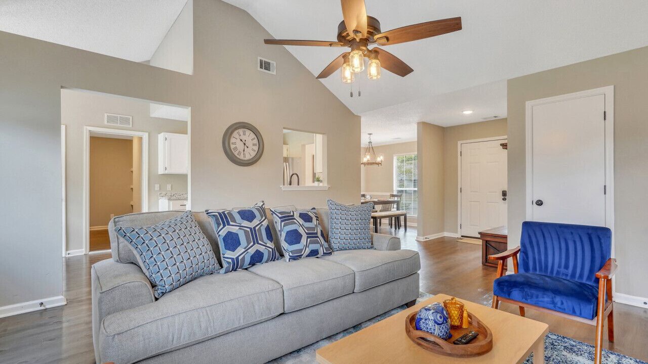 Photo of Livingroom in Richmond Hill